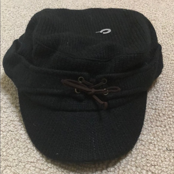 Urban Outfitters Accessories - NWT Urban Outfitters black hat